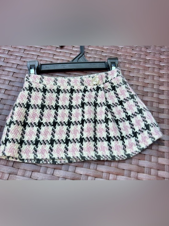 Old Navy Dresses & Skirts - Infant /Baby - Old Navy Pink, White & Black Plaid Tweed Skirt